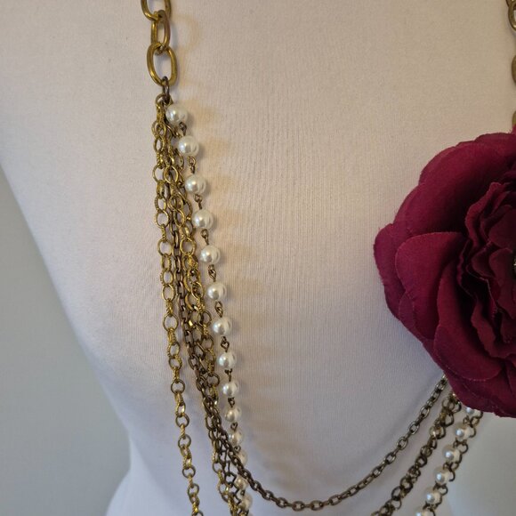 Rose Multi-Chain Necklace With Pearls - Picture 5 of 5